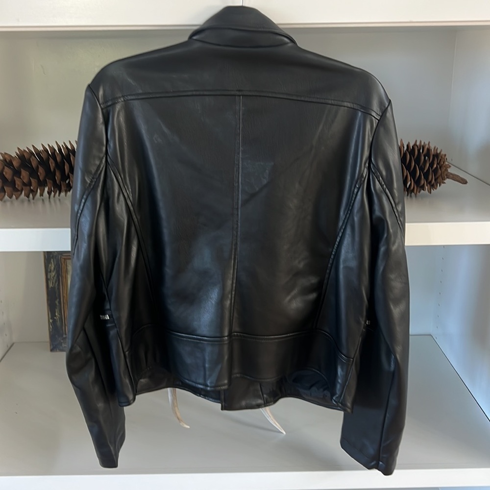 NWOT soft leatherlike motorcycle jacket. Super soft with silky lining. Size XL. - Picture 3 of 7